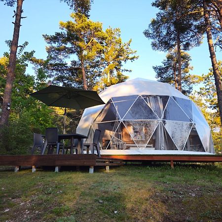 Camping Rcn Les Collines De Castellane Bagian luar foto