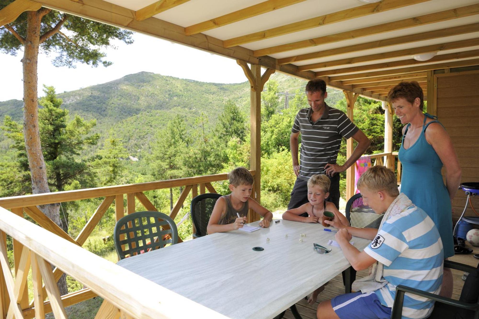 Camping Rcn Les Collines De Castellane Ruang foto