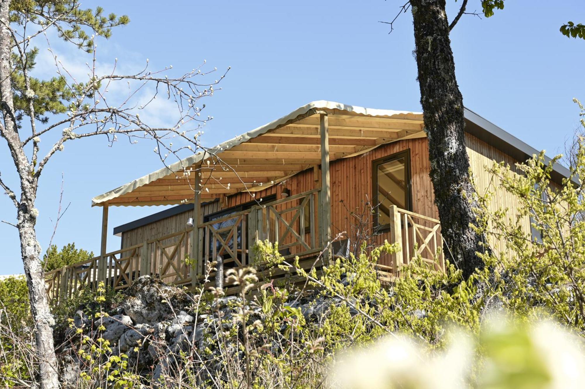 Camping Rcn Les Collines De Castellane Bagian luar foto