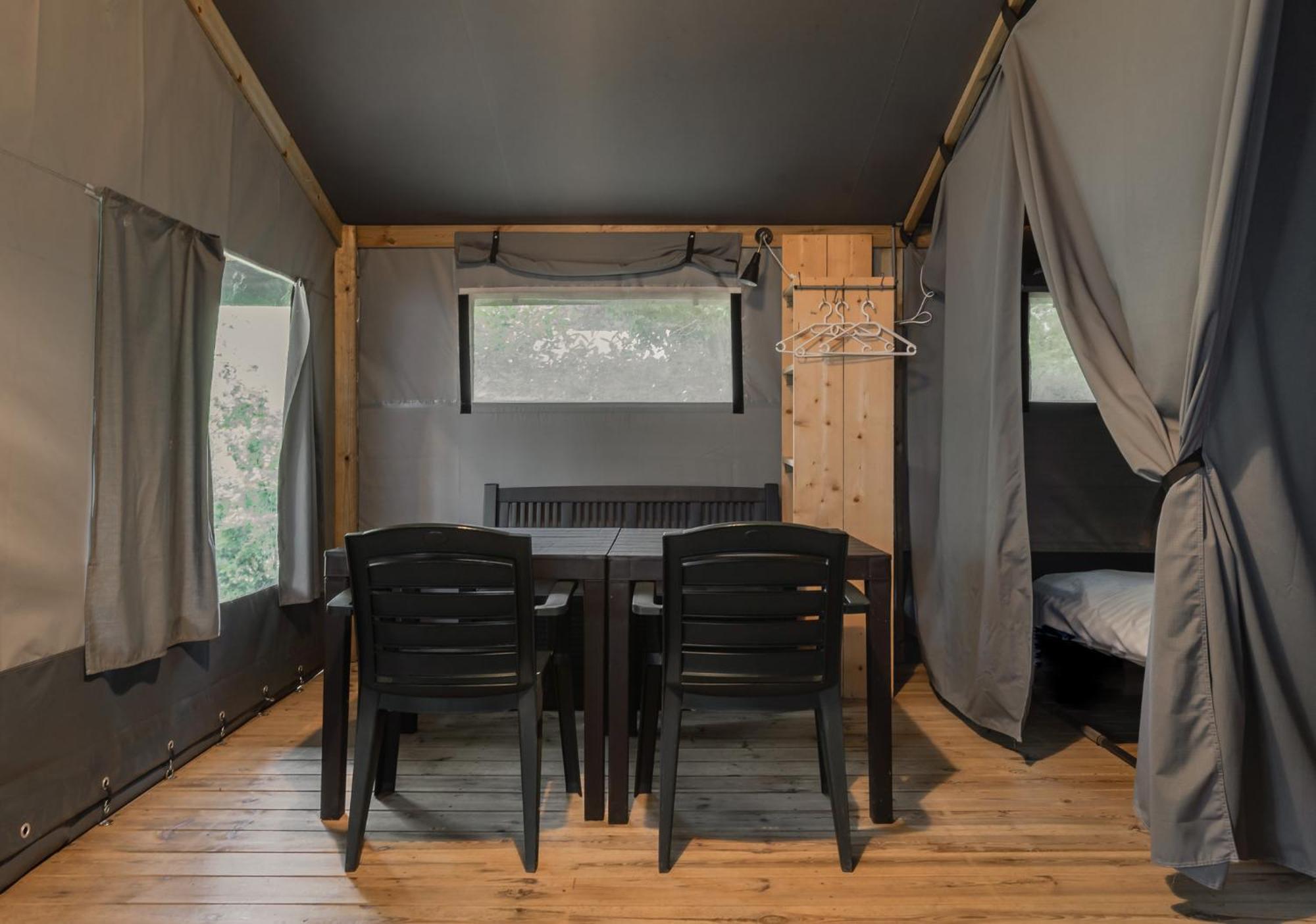 Camping Rcn Les Collines De Castellane Bagian luar foto