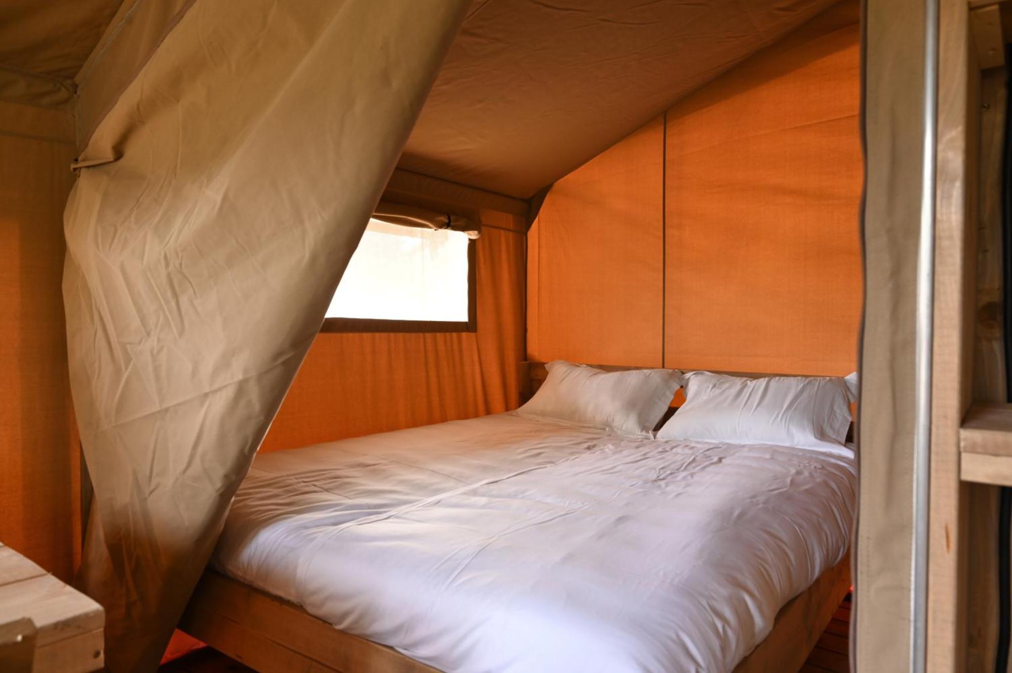 Camping Rcn Les Collines De Castellane Ruang foto