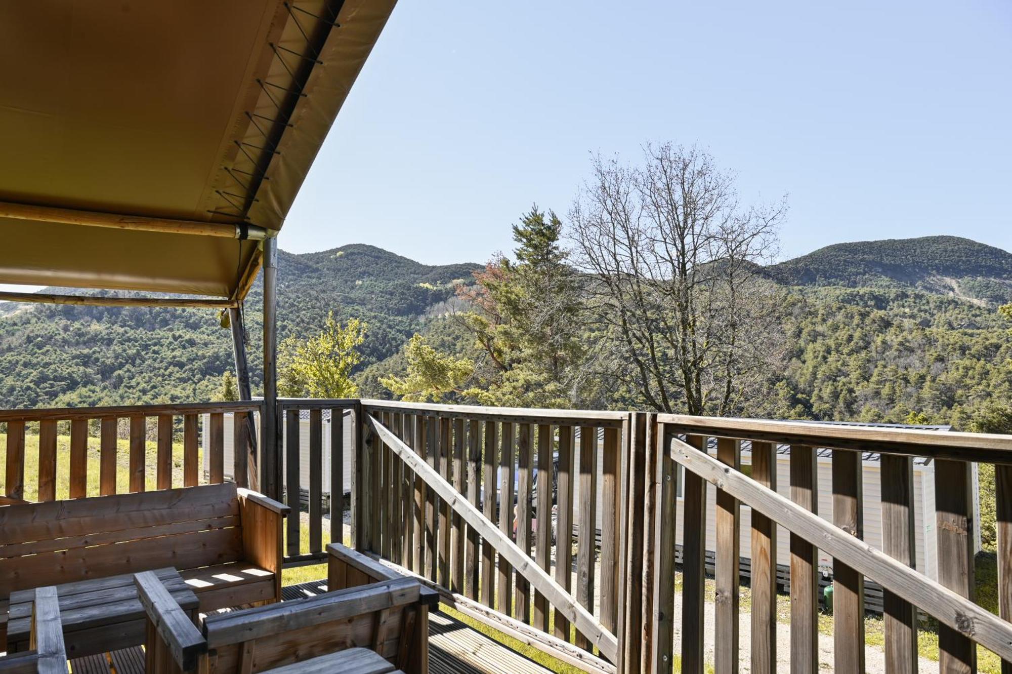 Camping Rcn Les Collines De Castellane Ruang foto