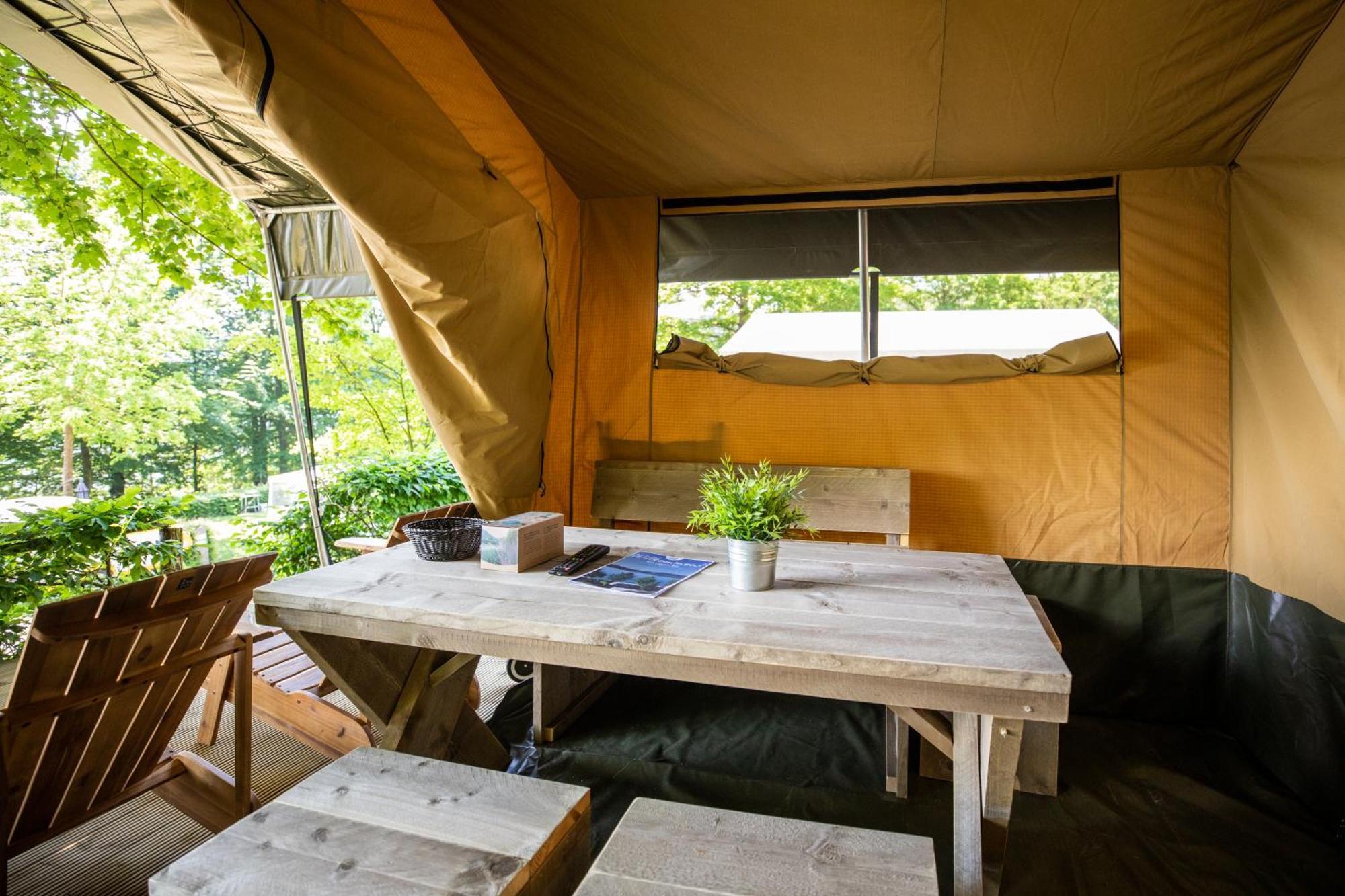 Camping Rcn Les Collines De Castellane Ruang foto