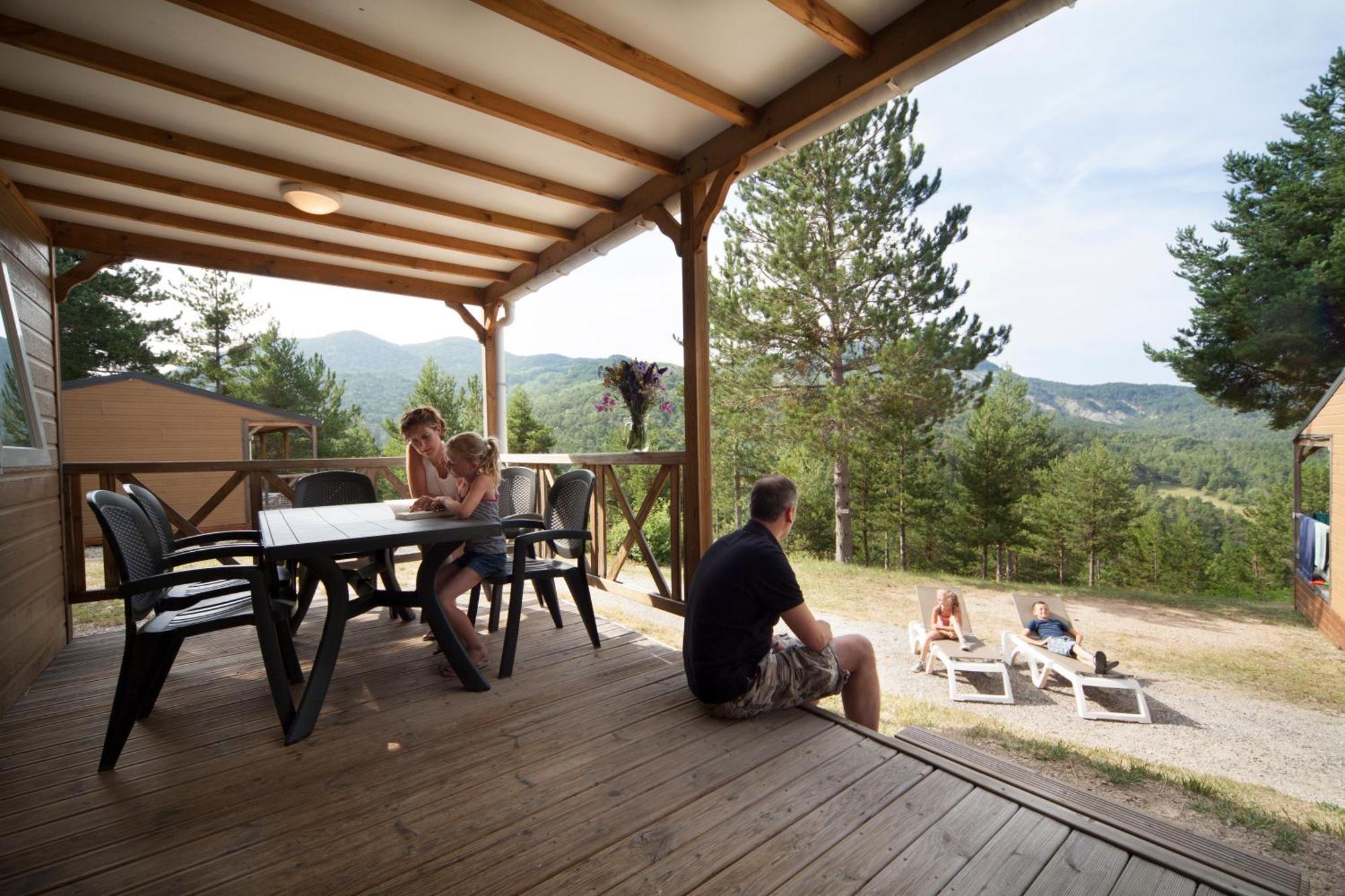 Camping Rcn Les Collines De Castellane Ruang foto