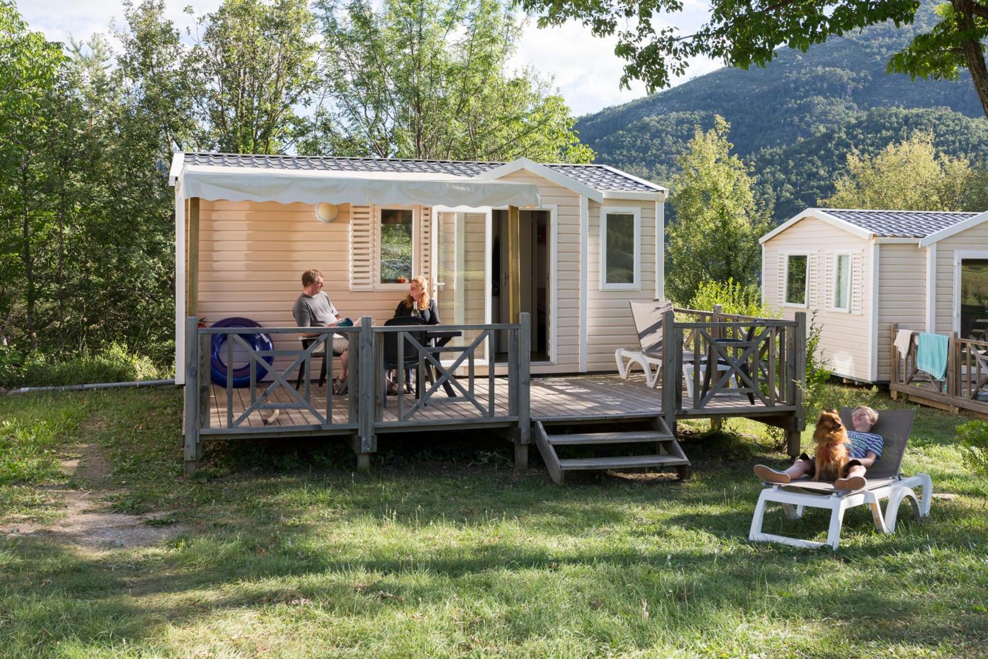 Camping Rcn Les Collines De Castellane Ruang foto