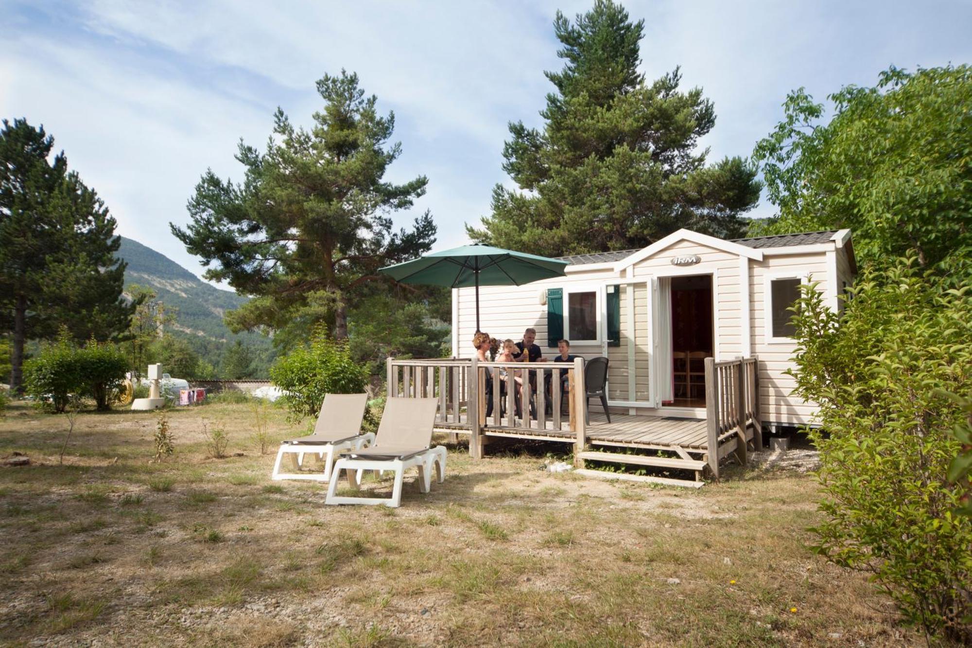 Camping Rcn Les Collines De Castellane Ruang foto