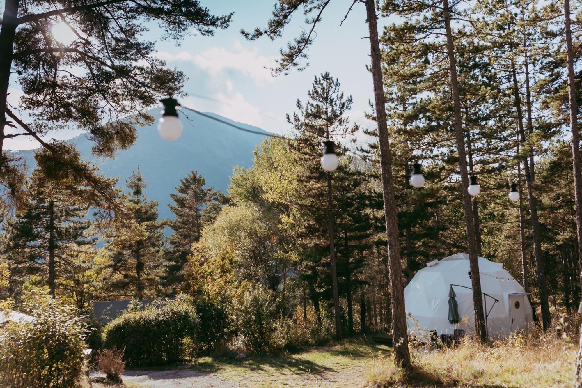 Camping Rcn Les Collines De Castellane Bagian luar foto